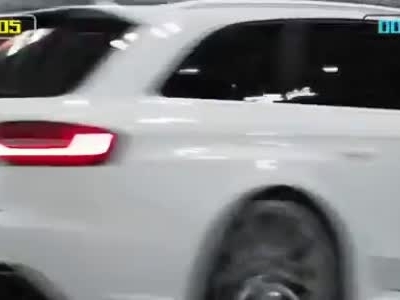 奥迪RS4 Avant彩弹大战