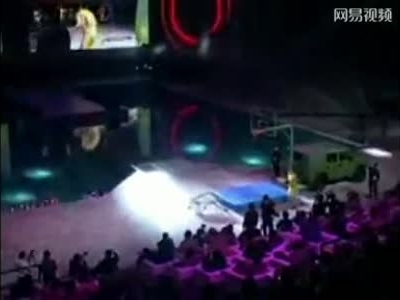 北京吉普BJ40水立方发布会-蹦床灌篮现场视频
