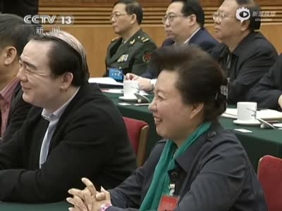 习近平主持文艺工作座谈会