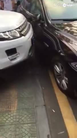 路虎撞捷豹牵出招宝网理财案高清图片