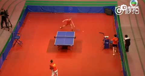 实拍:奥运代表团访港 刘国梁林丹现场比拼羽毛球