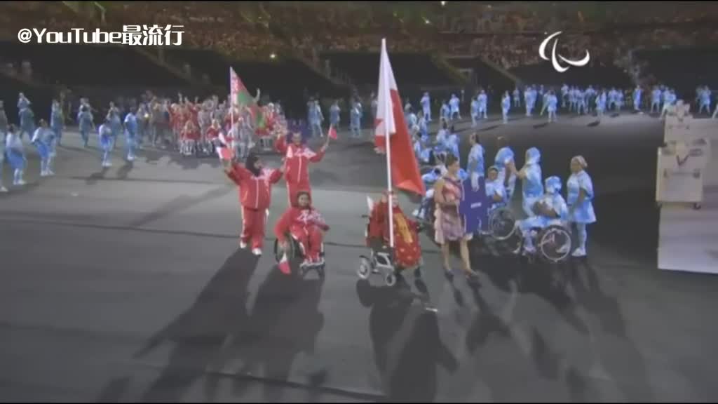 里约残奥会：白俄罗斯队员高举俄罗斯国旗
