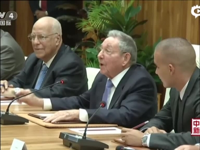 李克强同古巴国务委员会主席兼部长会议主席劳尔·卡斯特罗举行会谈