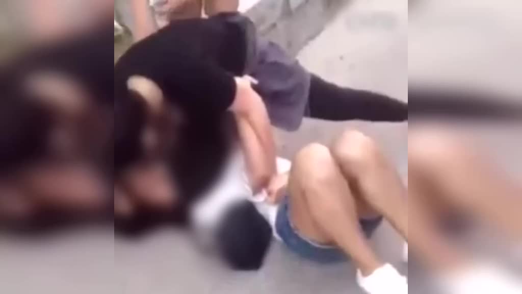 女学生放学路上遭电击殴打 打人者自称“一姐”