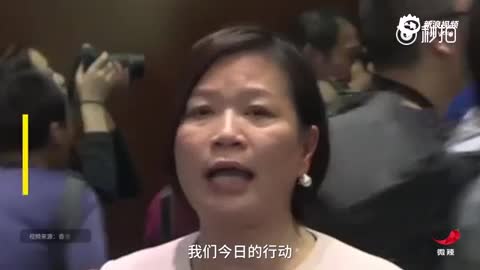 香港3议员高调辱华 爱国爱港议员集体退场阻宣誓