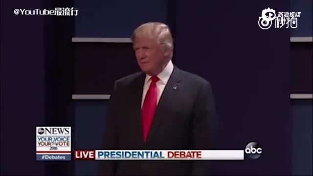 美国大选最后一辩开始 希拉里特朗普登场没握手