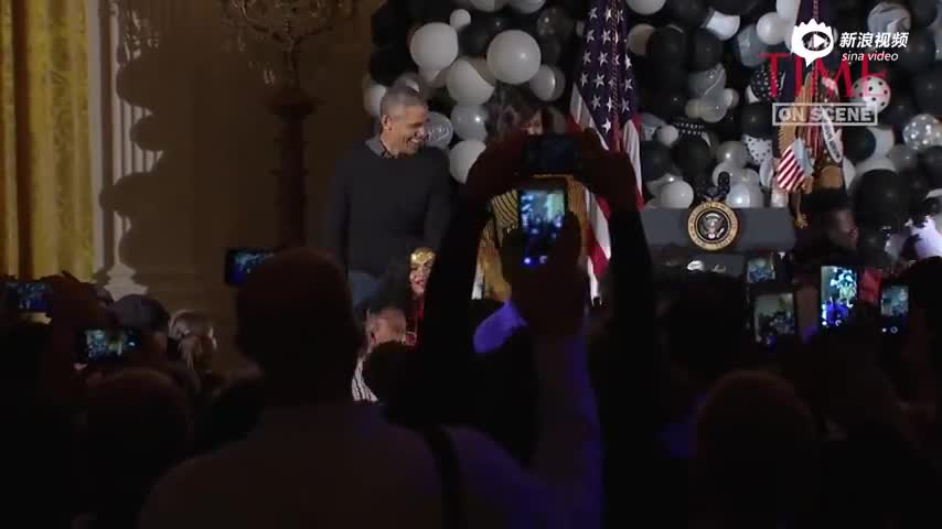 万圣节派对：奥巴马夫妇邀军人家属齐秀舞技