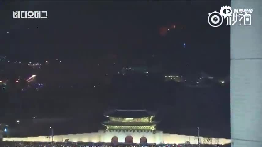 震撼航拍：韩国民众烛光集会 要求朴槿惠下台