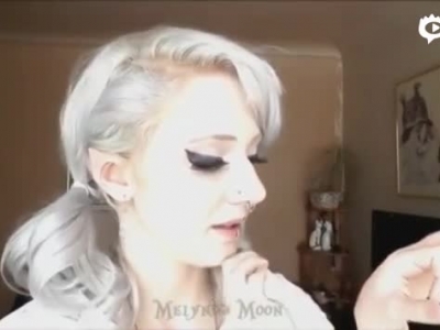 Melynda Moon解释她的精灵耳是怎么做的-魔兽玩家
