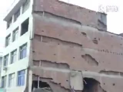实拍：浙江温州五层民房倒塌