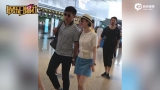视频：吴奇隆夫妻俩甜蜜牵手 刘诗诗戴草帽示意别拍照