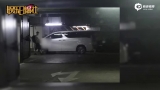 视频：杨坤被拍到低调搬家 疑似不堪私生饭骚扰