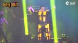 视频：安以轩大S夫妇助阵周杰伦演唱会 两人台下拥抱寒暄