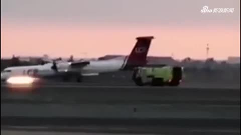 视频：惊险！秘鲁一客机前起落架故障紧急降落 贴跑