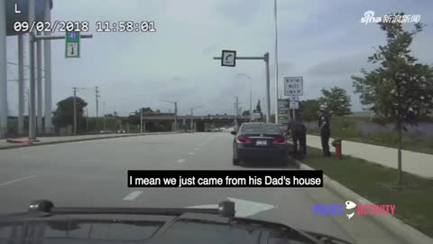 视频：美国一黑人少年与白人祖母共乘一车 被当劫匪