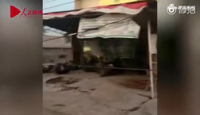 视频|印尼地震引发海啸 2米高海浪席卷城镇