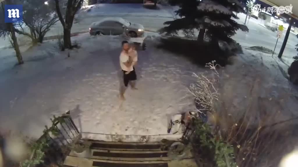 视频：惊险！老爸突然抱起女儿往外跑 下一秒7级地