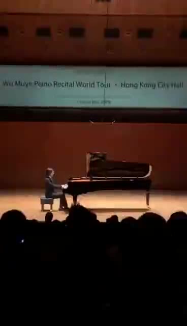 视频：热血沸腾！钢琴曲《我的祖国》响彻香港大会堂