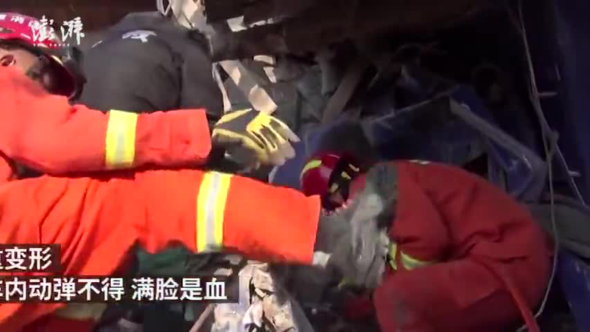 视频-祸从天降！男子正做饭货车冲进屋致2人受伤