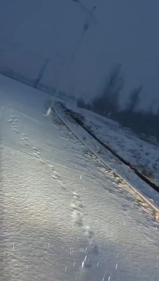 视频：北京下雪 怀柔区宝山镇路面铺满白雪