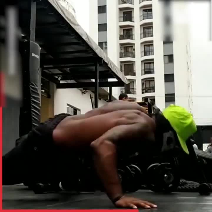 视频|当健身成为杂技表演，全程看跪
