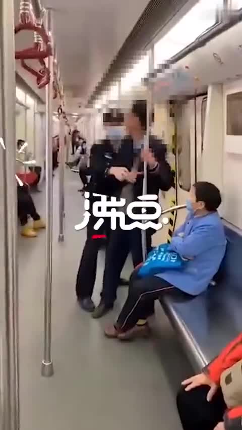 视频：广州地铁强制戴口罩！男子乘车未戴口罩被强制