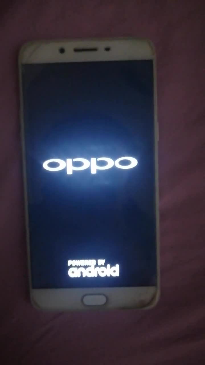 正常使用的手机oppo r9splus,突然黑屏,然后一直无限重启.