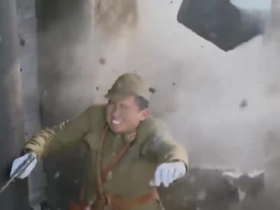 八路迫击炮炸惨鬼子,鬼子竟要拿毒气弹反击,下秒打开武器库吓懵