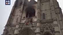 法国始建于15世纪的教堂遭遇大火