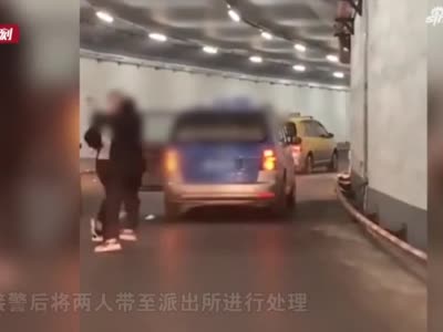 上海一乘客与出租车司机发生口角互殴 乘客耳朵被咬伤