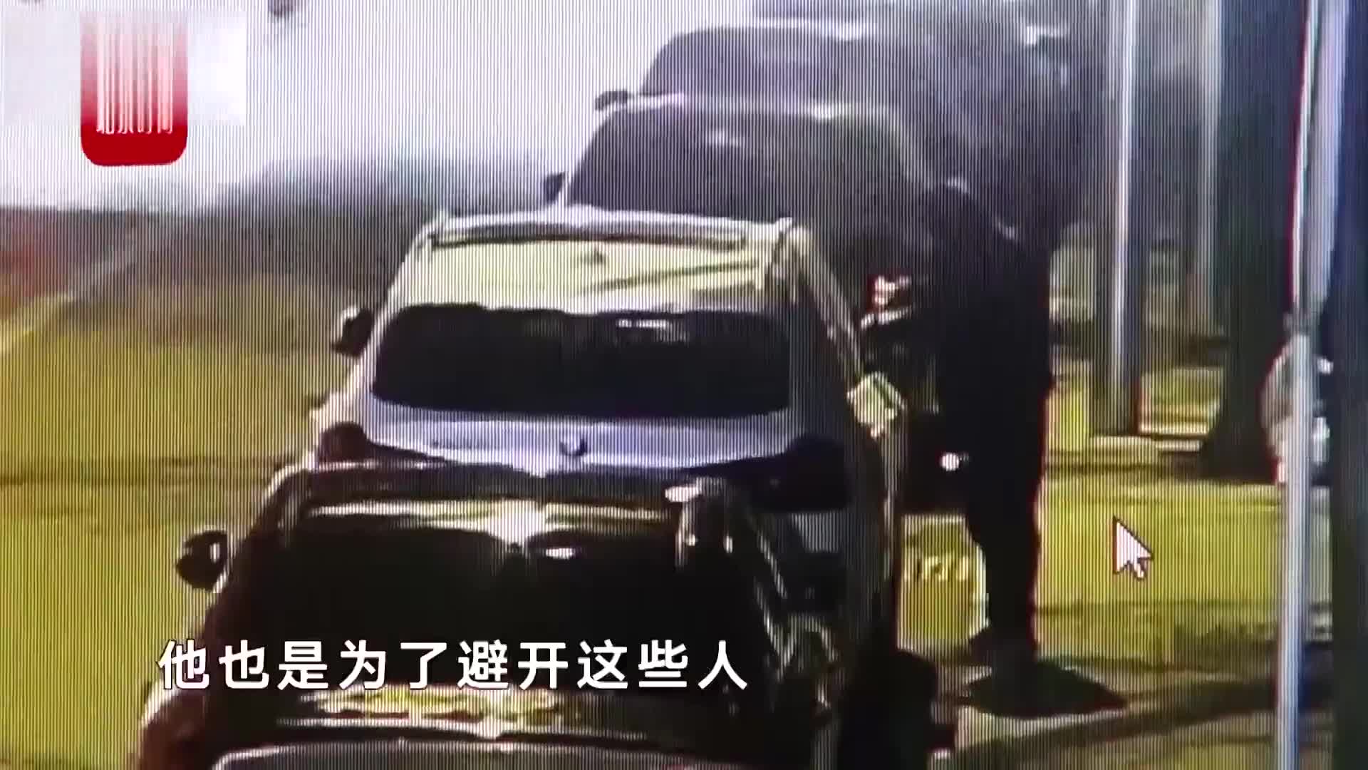 专盯高档车下手 10秒盗走反光镜