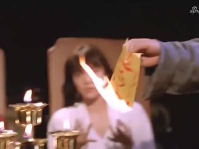 万梓良还是没英叔厉害画符动作都不太熟练莫名有点逗