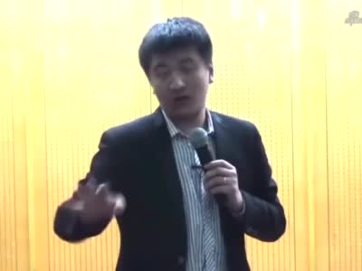 张雪峰在北京理工大表演单口相声,这段比郭德纲的相声