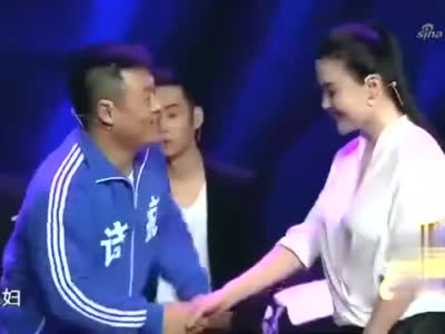 宋晓峰与关婷娜小品演夫妻,宋晓峰说有这个媳妇,其他都不要了