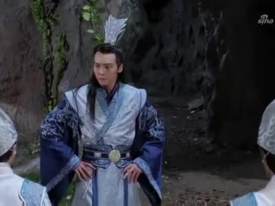 丁隐说丹辰子罪行并推举公孙担任掌门,让青云在一旁看着自己