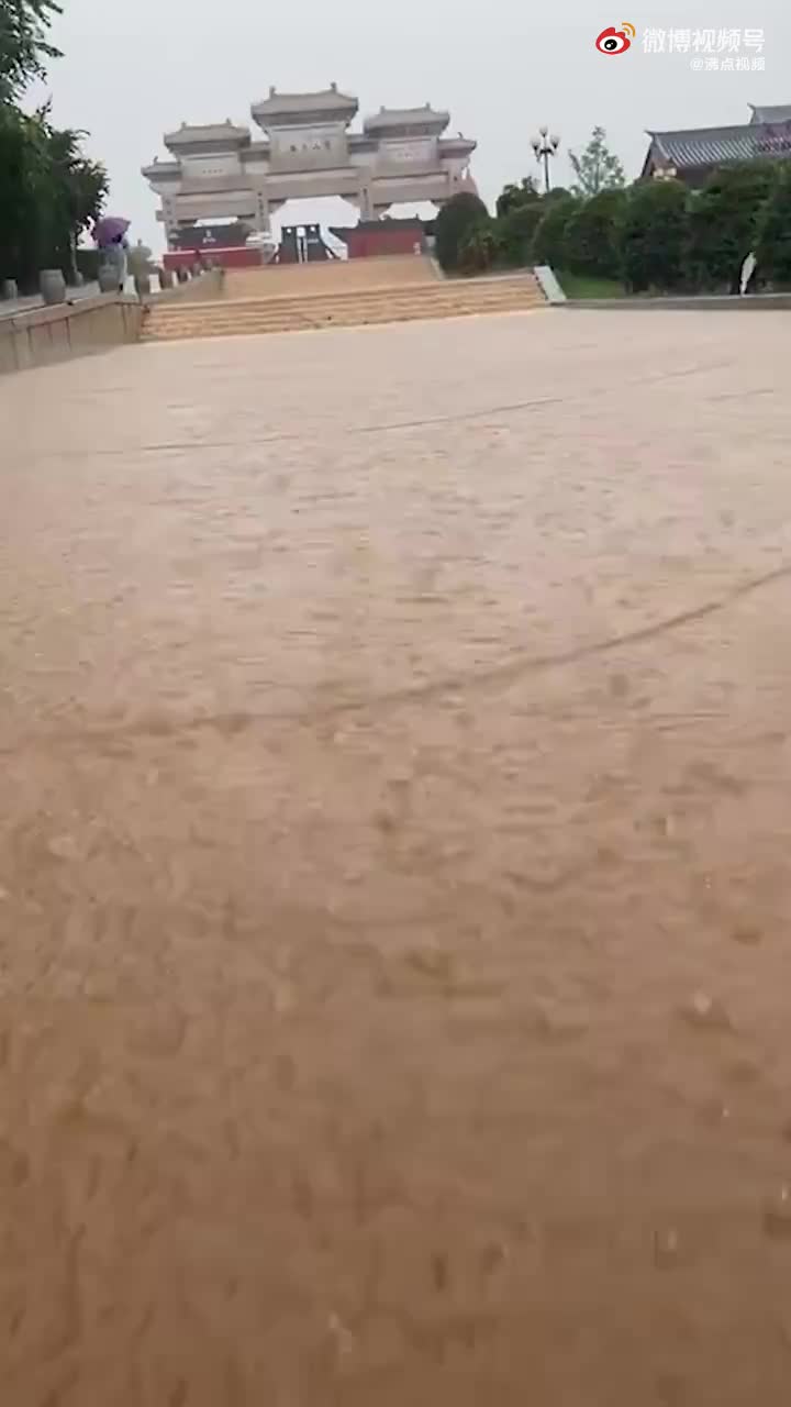 河南嵩山暴雨破纪录少林寺已临时封闭