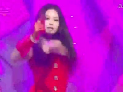 blackpink金智妮jenny演唱《solo》,现场太霸气,女王范儿十足