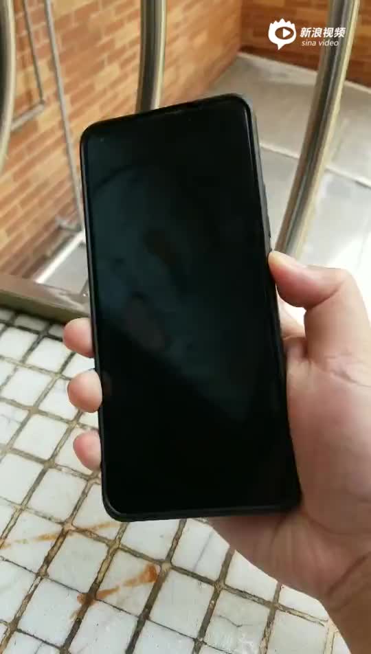 小米11的pro系列无故黑屏京东维修检测为主板损坏
