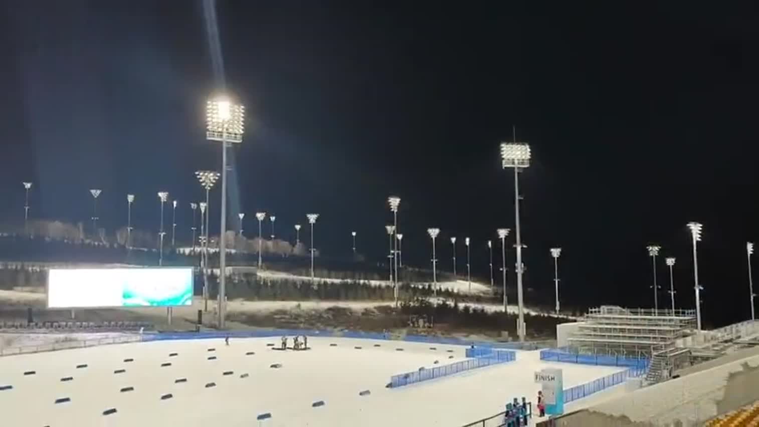 夜亮如白昼国家越野滑雪中心启动冬奥测试赛官方训练