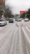 离谱！大暴雪还在继续，而下周最高温将达22℃！90条高速公路交通管制、列车晚点→