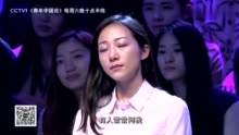 俄乌战争一周年，女战地记者飙泪演讲：战争到底有多残酷！