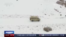 边防官兵顶风冒雪巡逻在帕米尔高原 守护边境安全