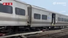 纽约一列载百余人火车脱轨 全部8节车厢脱轨 至少13人受伤2人伤势严重