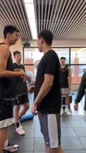 广东男篮晒队内训练视频：胡明轩、徐杰、杜润旺、沃特斯等出镜