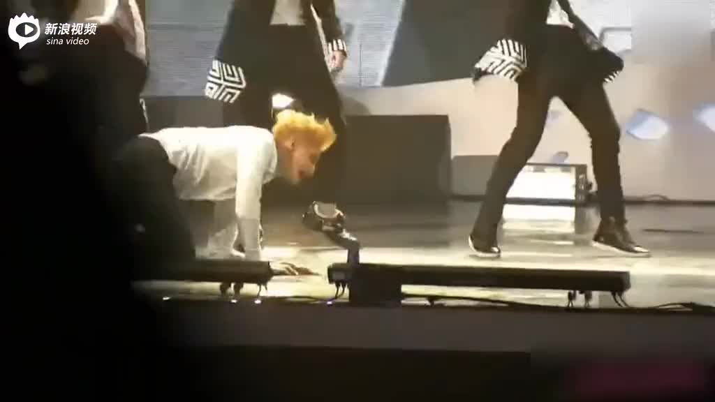 黄子韬父亲为儿提解约 SM:希望继续对话