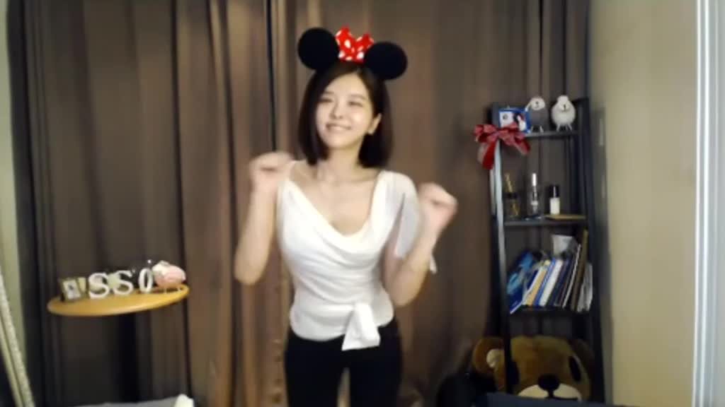 韩国女主播熊猫tv大秀性感热舞
