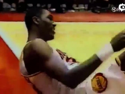 下手太狠爆冲突 细数NBA赛场恶意犯规