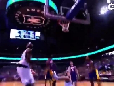 纳什飞出场奥尼尔直接倒地 盘点NBA十大暴力犯规