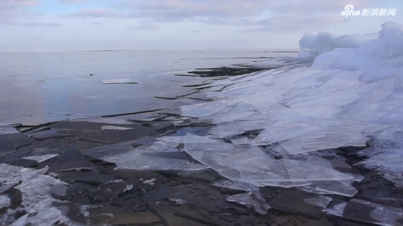 视频-贝加尔湖结冰的声音：画面绝美 声音治愈