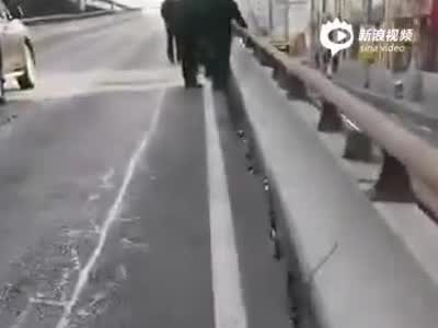 突发！哈尔滨二环桥出现裂缝 现已封道！